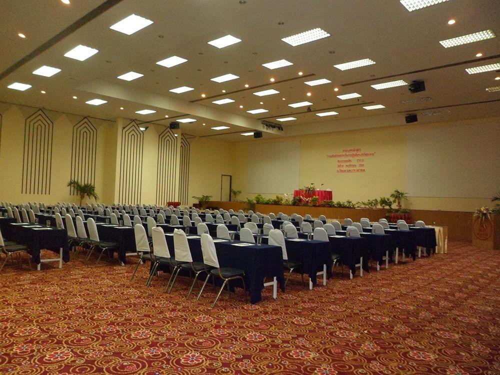 Sun City Pattaya Hotel Extérieur photo