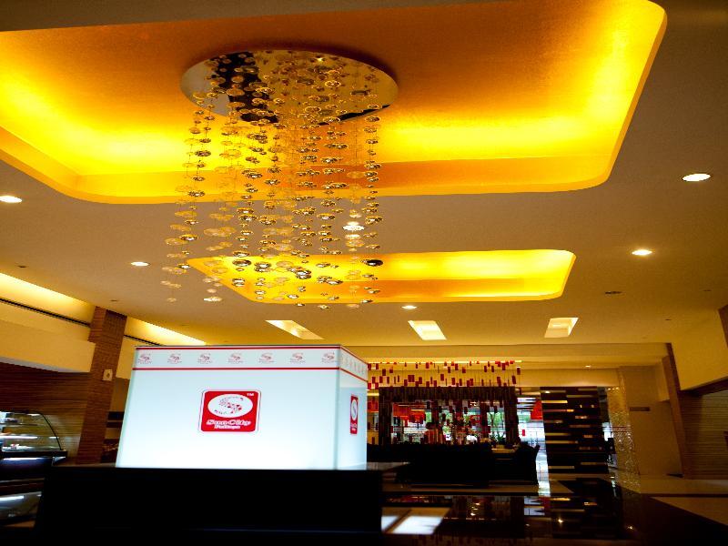 Sun City Pattaya Hotel Extérieur photo