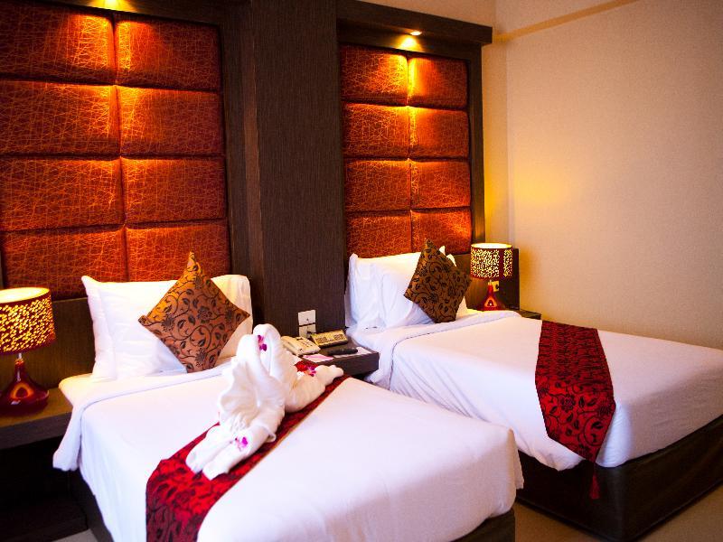 Sun City Pattaya Hotel Extérieur photo