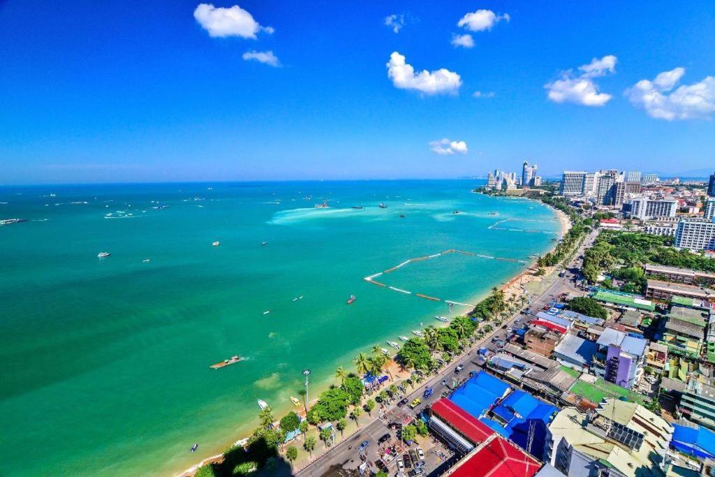 Sun City Pattaya Hotel Extérieur photo