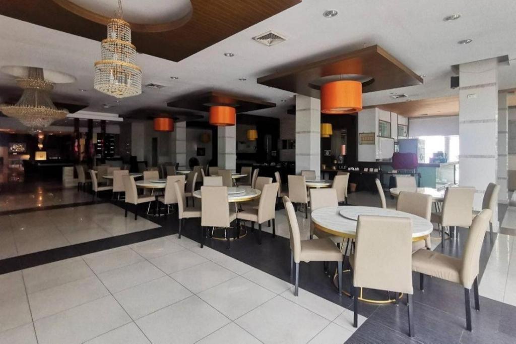 Sun City Pattaya Hotel Extérieur photo