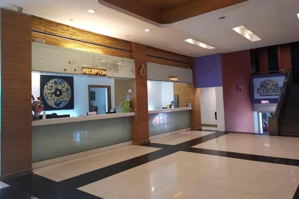 Sun City Pattaya Hotel Extérieur photo