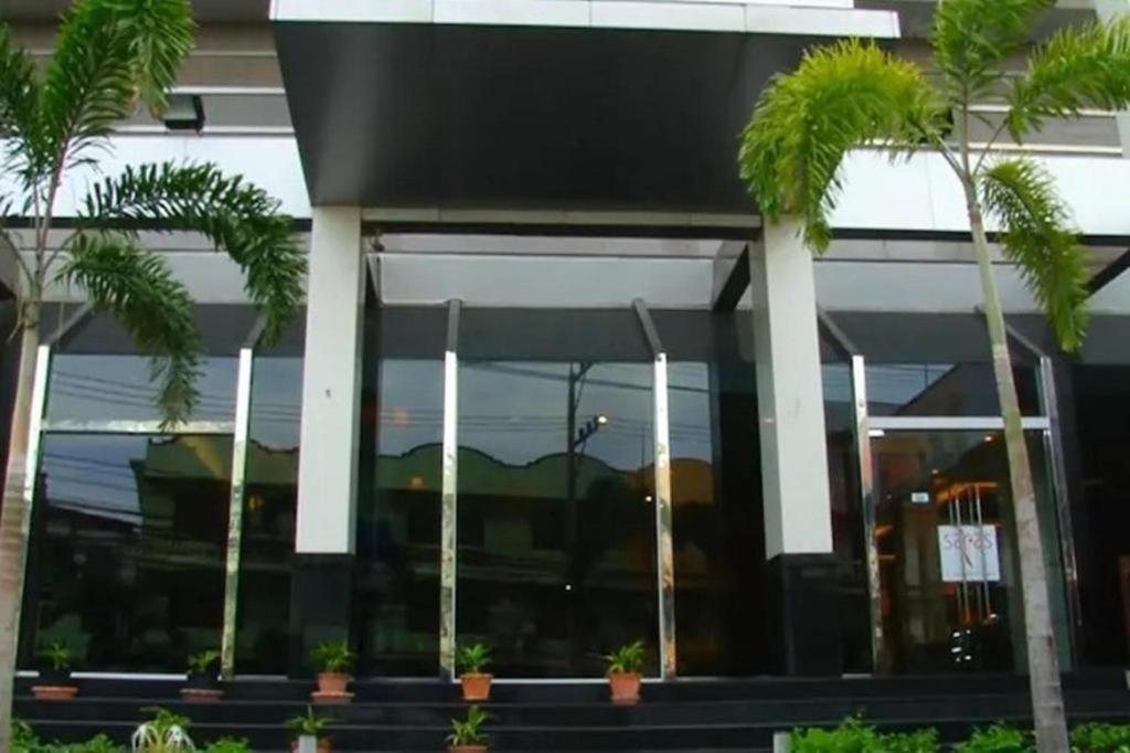 Sun City Pattaya Hotel Extérieur photo
