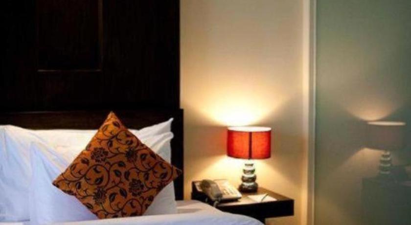 Sun City Pattaya Hotel Extérieur photo
