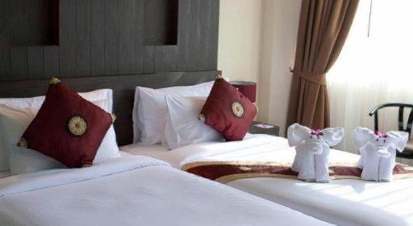 Sun City Pattaya Hotel Extérieur photo