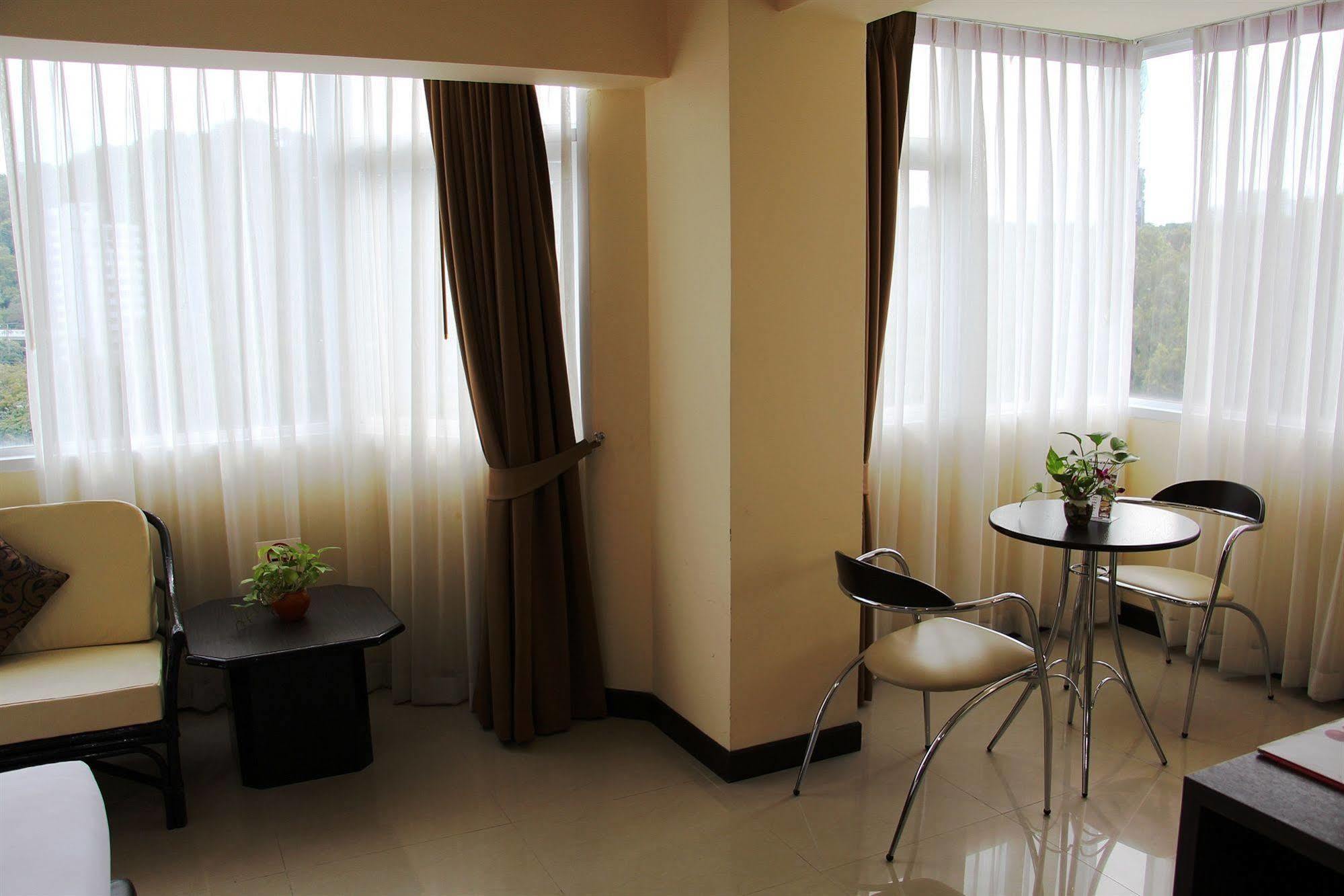 Sun City Pattaya Hotel Extérieur photo