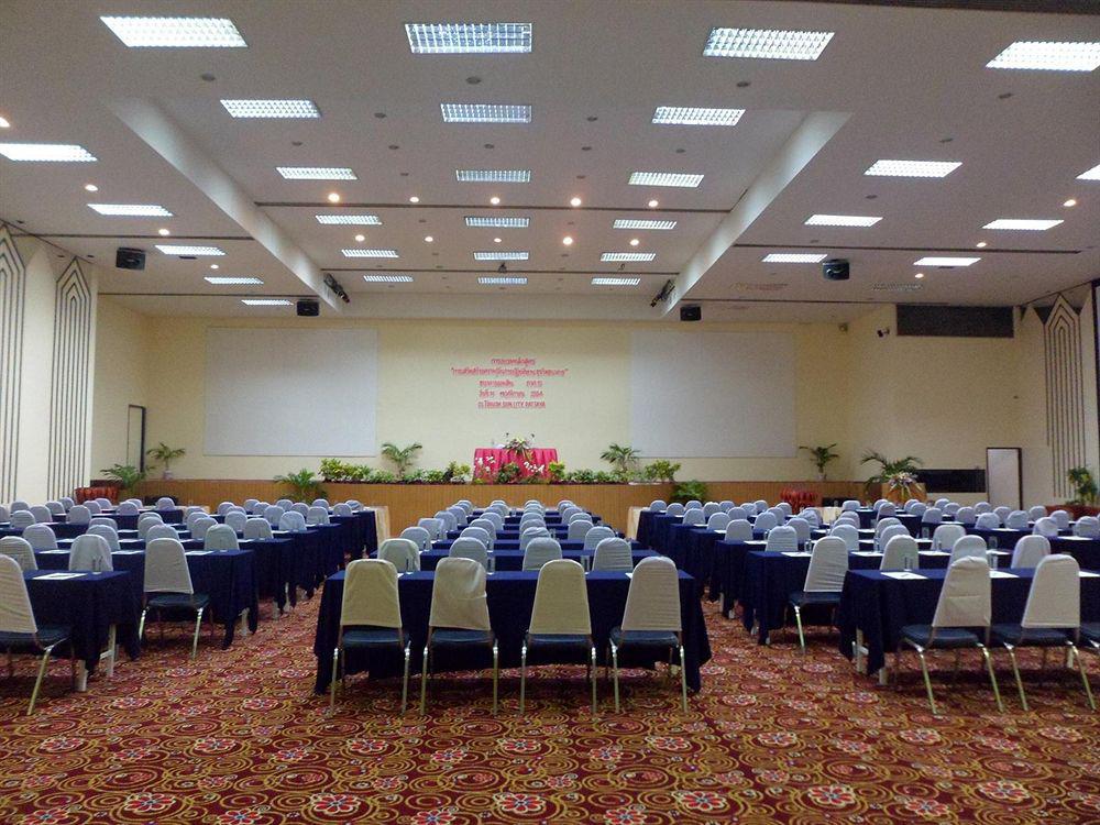 Sun City Pattaya Hotel Extérieur photo